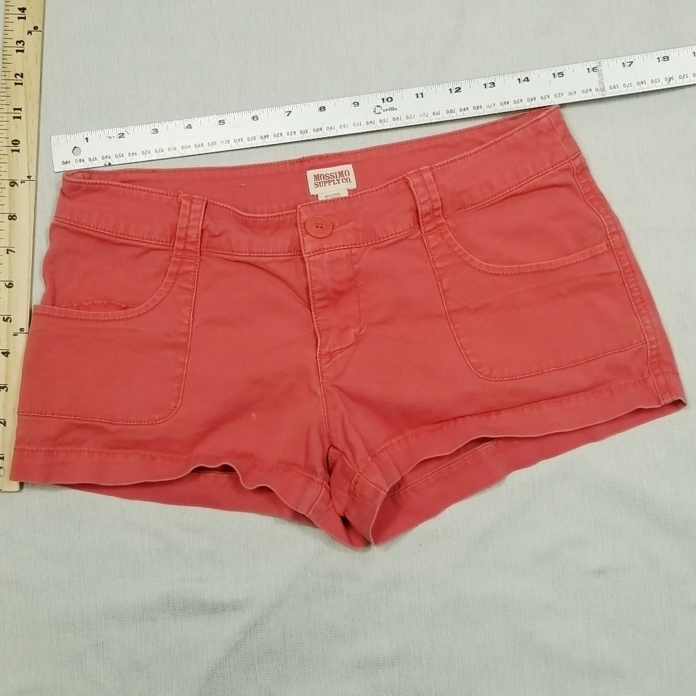 Mossimo‎ red shorts classically faded has a a few Mark's throughout 7 juniors
